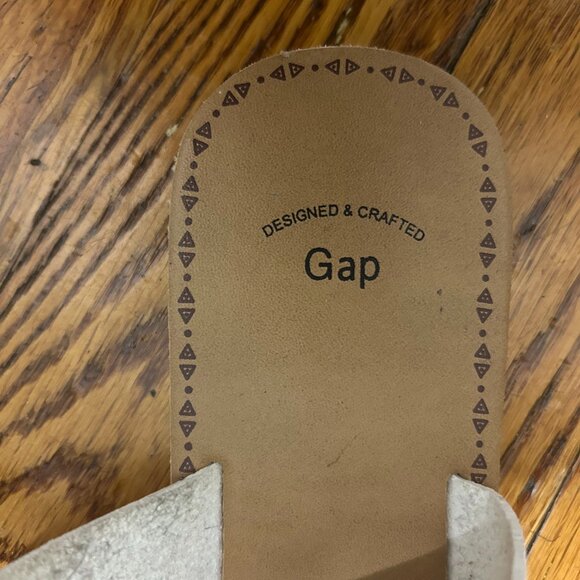 Gap Leather Toe-Ring Sandal - Size 7 - Picture 3 of 5